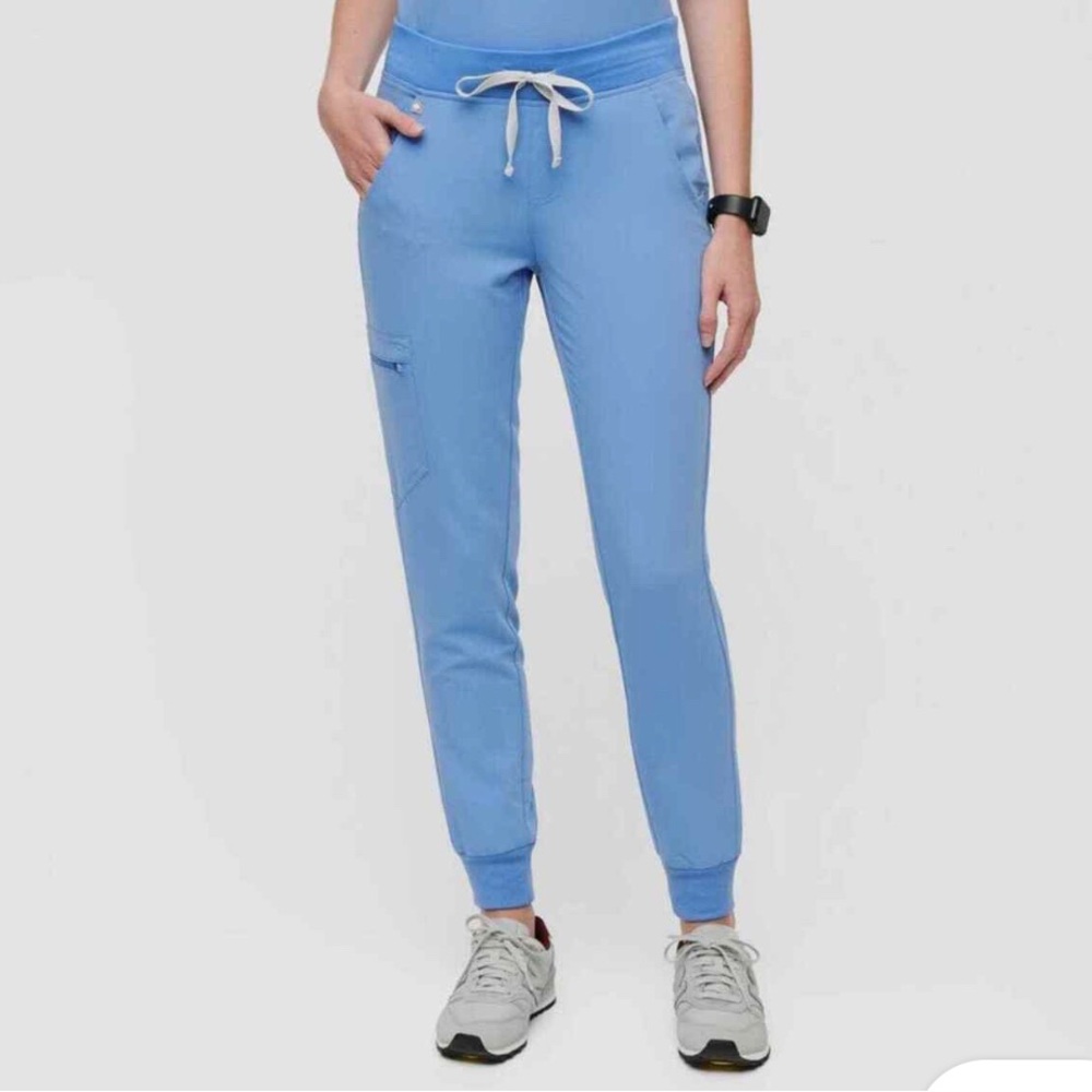 Figs Zamora jogger Ceil Blue size medium. Great condition.